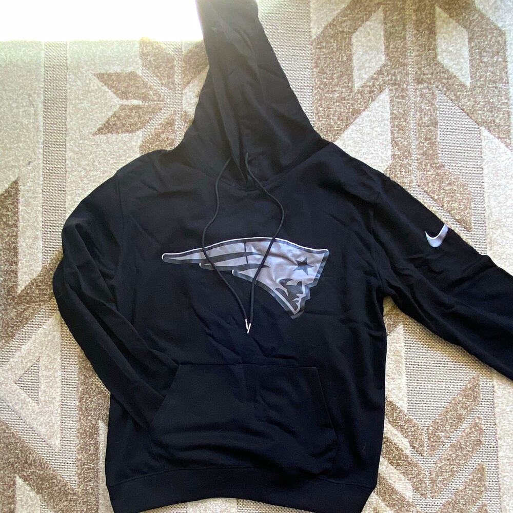 Nike New England Patriots NFL Football Black Pullover Hoodie Sweatshirt